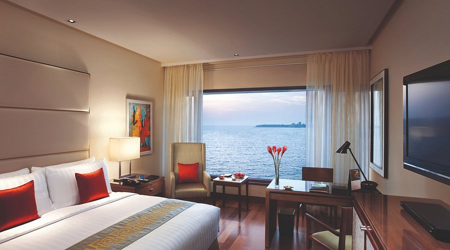 Luxury room with sea view at The Oberoi Mumbai hotel